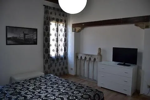 Apartment Suite In Venice Ai Carmini Italy