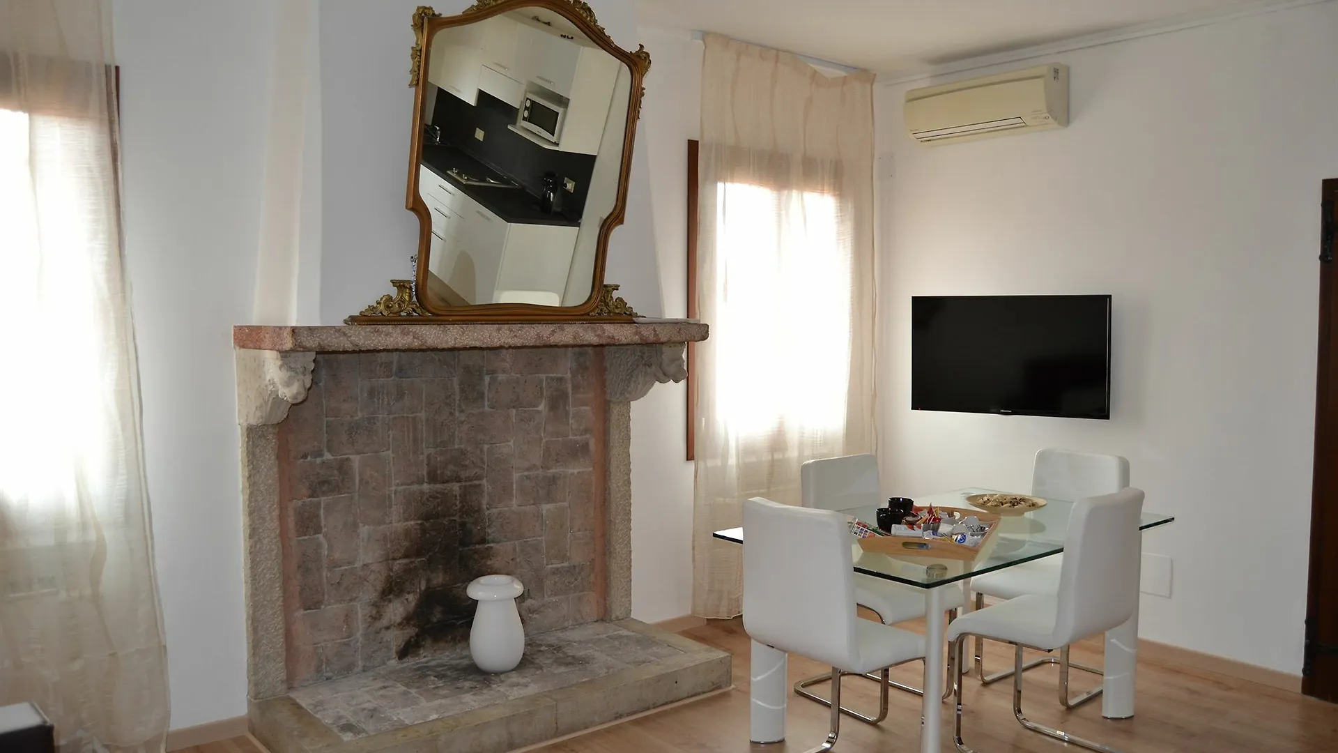 Suite In Venice Ai Carmini Italy