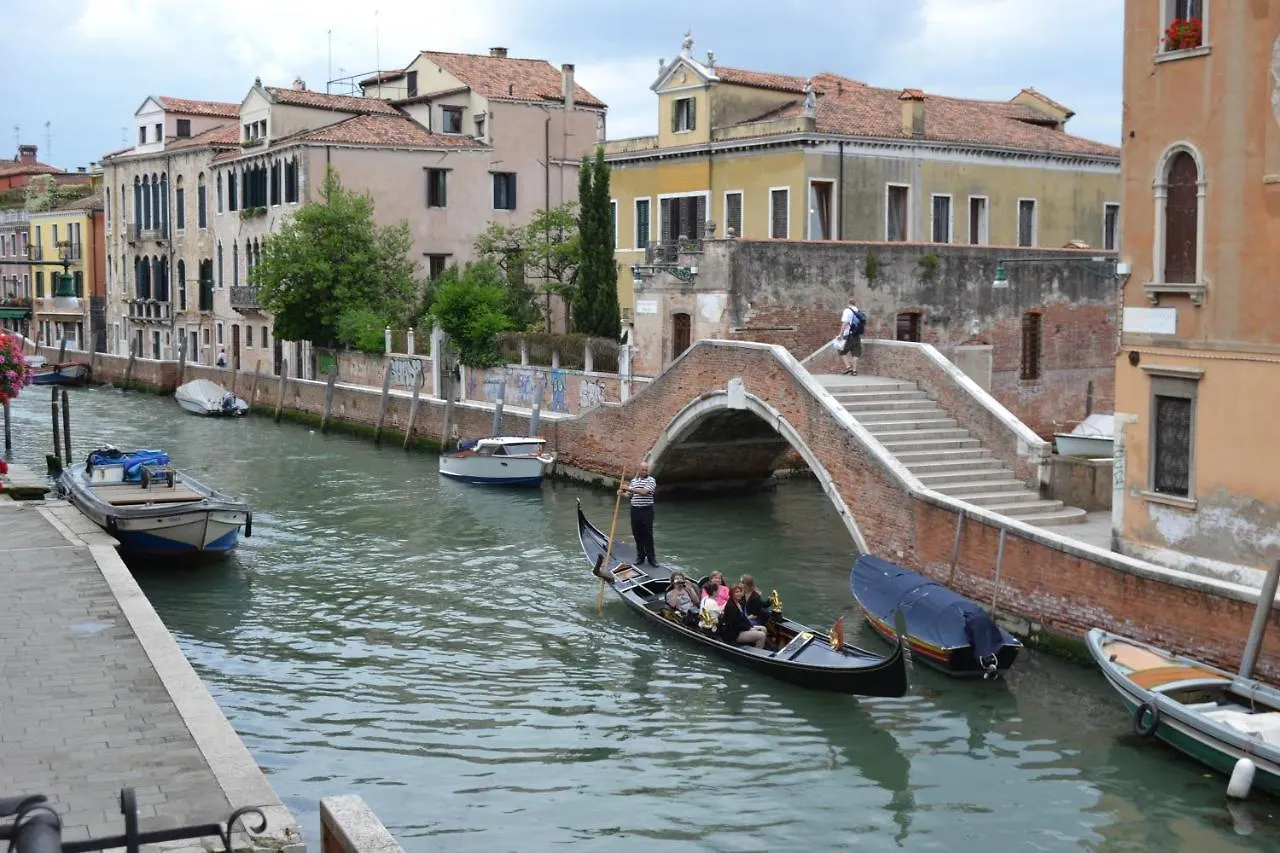 Suite In Venice Ai Carmini Italy
